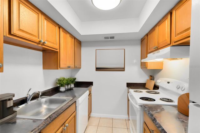 1040 S BUENA VISTA DRIVE 1040, Lake Alfred, FL 33850