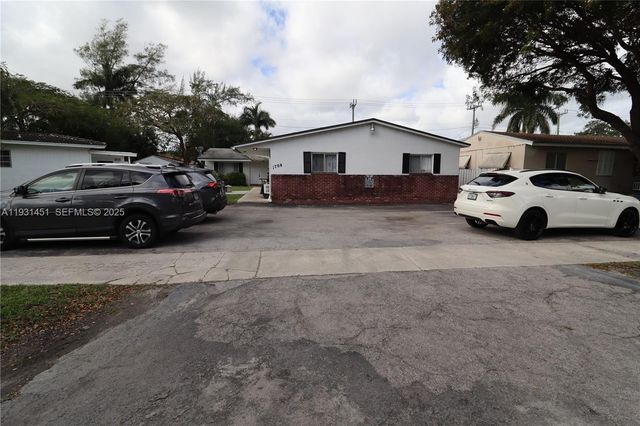 1708 N 16th Ave 4, Hollywood, FL 33020