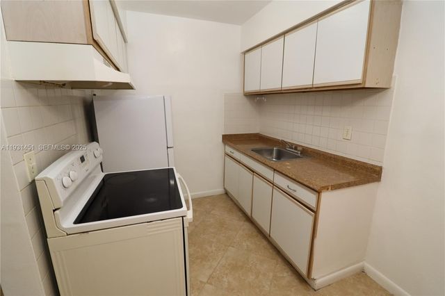 1708 N 16th Ave 4, Hollywood, FL 33020