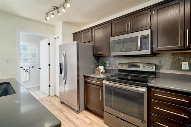 5434 SUNSET DR, Cheyenne, WY 82009