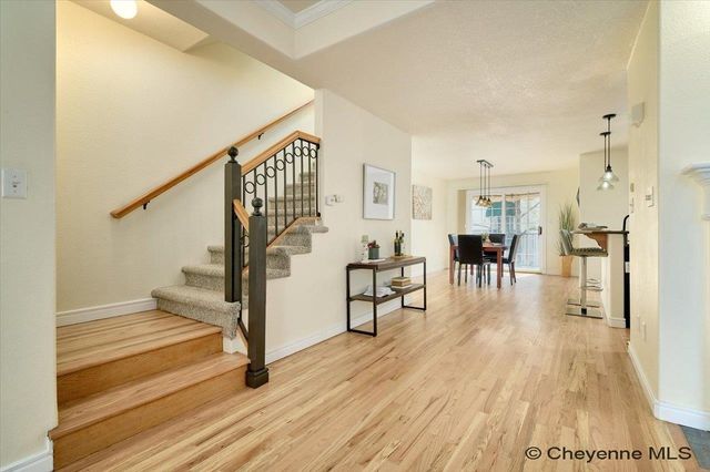 5434 SUNSET DR, Cheyenne, WY 82009