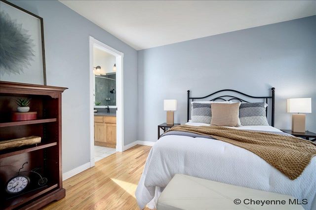 5434 SUNSET DR, Cheyenne, WY 82009
