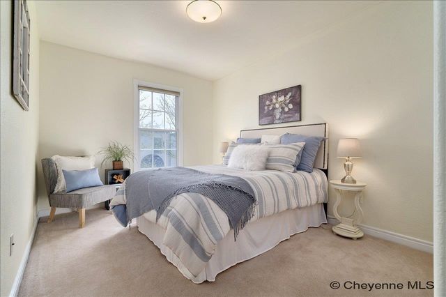 5434 SUNSET DR, Cheyenne, WY 82009