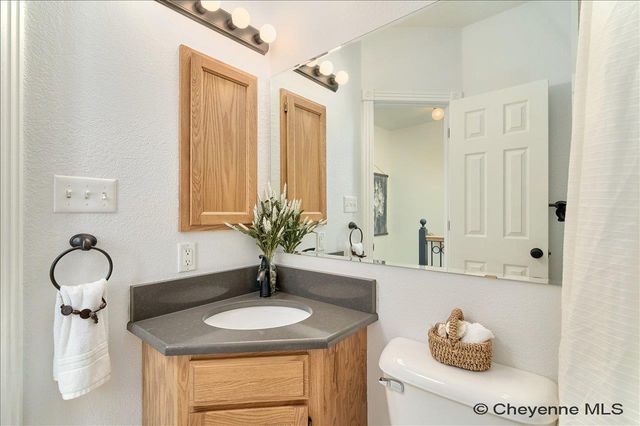 5434 SUNSET DR, Cheyenne, WY 82009