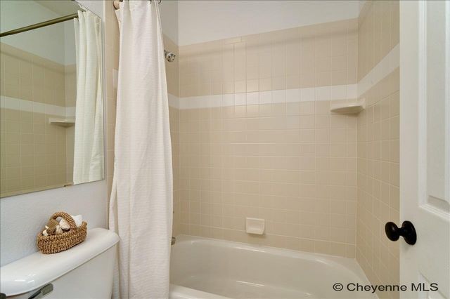 5434 SUNSET DR, Cheyenne, WY 82009