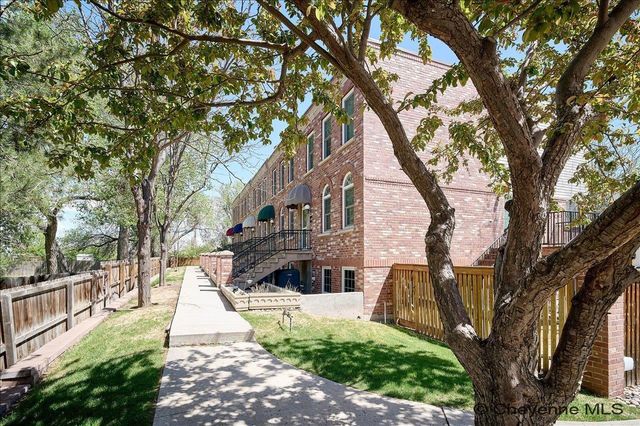 5434 SUNSET DR, Cheyenne, WY 82009