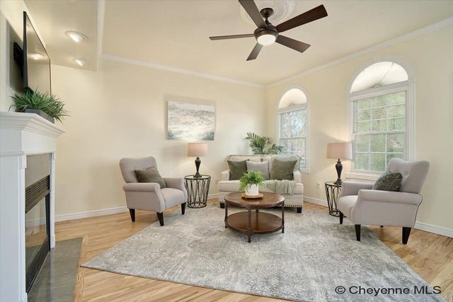 5434 SUNSET DR, Cheyenne, WY 82009