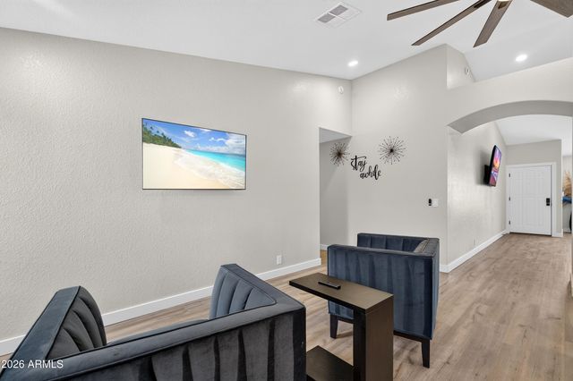 8947 W SIERRA VISTA Drive, Glendale, AZ 85305
