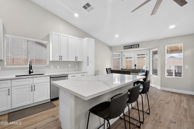 8947 W SIERRA VISTA Drive, Glendale, AZ 85305