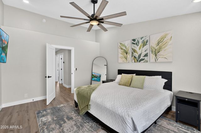 8947 W SIERRA VISTA Drive, Glendale, AZ 85305