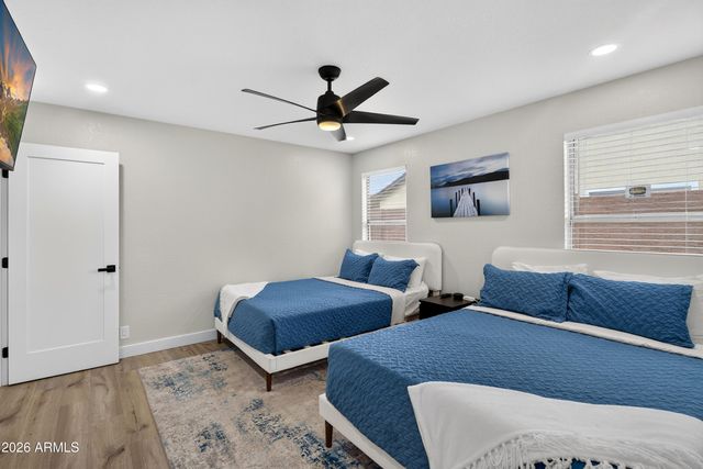 8947 W SIERRA VISTA Drive, Glendale, AZ 85305
