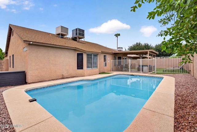 8947 W SIERRA VISTA Drive, Glendale, AZ 85305
