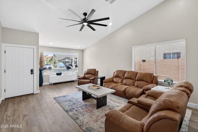 8947 W SIERRA VISTA Drive, Glendale, AZ 85305
