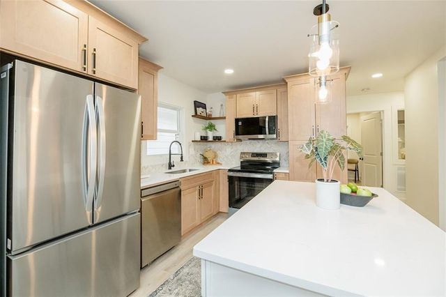 2437 Hillside Avenue, Decatur, GA 30032