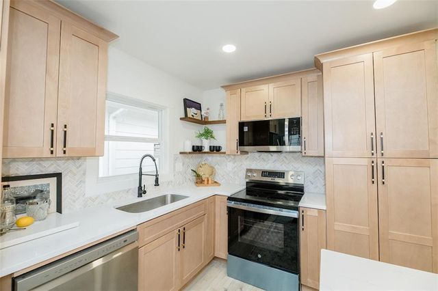 2437 Hillside Avenue, Decatur, GA 30032