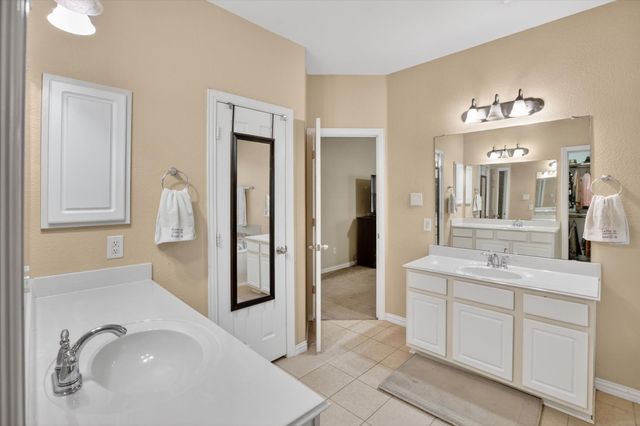 6601 Vintage Drive, Arlington, TX 76001
