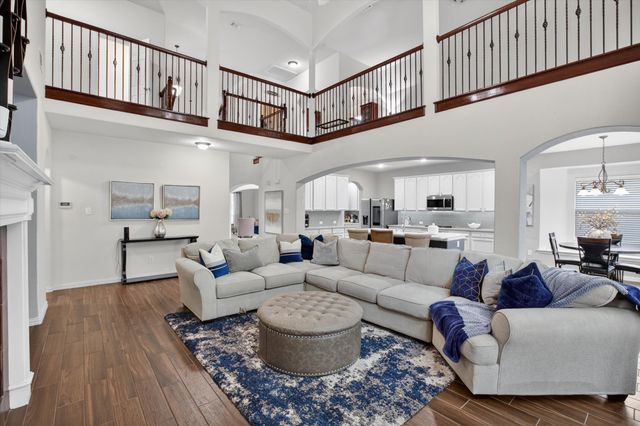 6601 Vintage Drive, Arlington, TX 76001