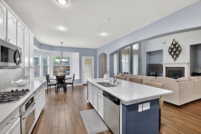 6601 Vintage Drive, Arlington, TX 76001