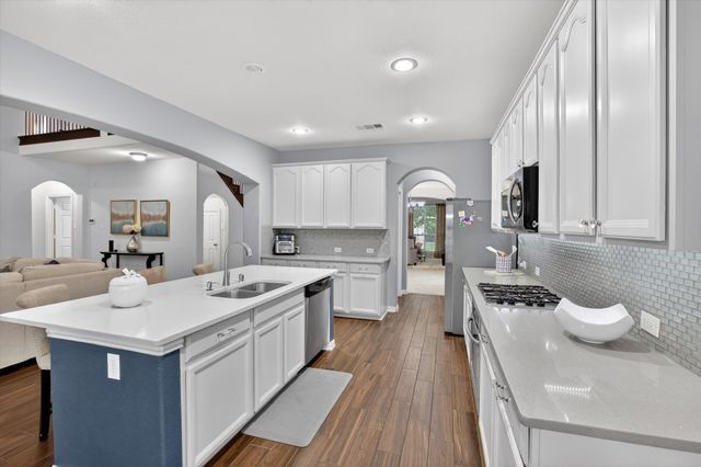 6601 Vintage Drive, Arlington, TX 76001