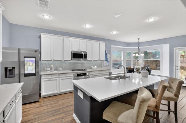 6601 Vintage Drive, Arlington, TX 76001