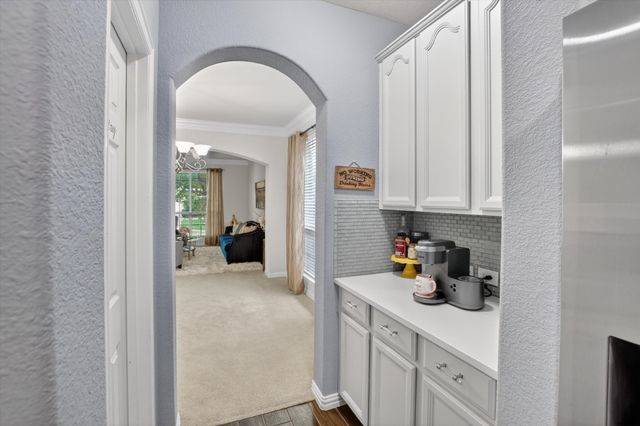 6601 Vintage Drive, Arlington, TX 76001