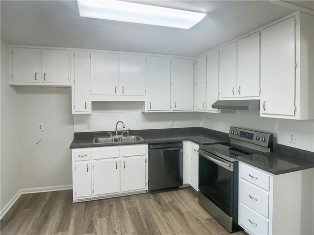 304 Lamden Court, Lawrenceville, GA 30046