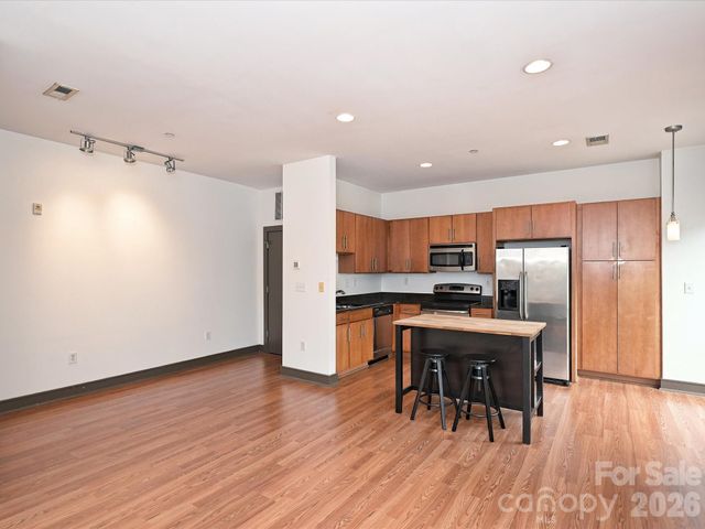 2200 Lyndhurst Avenue 102, Charlotte, NC 28203