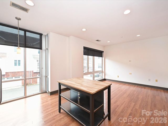 2200 Lyndhurst Avenue 102, Charlotte, NC 28203