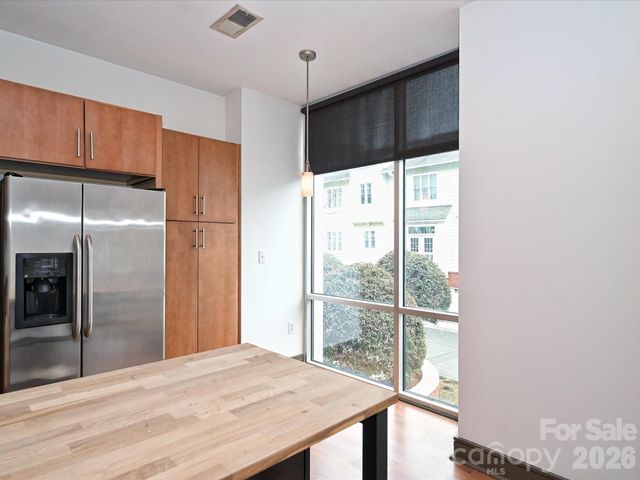 2200 Lyndhurst Avenue 102, Charlotte, NC 28203