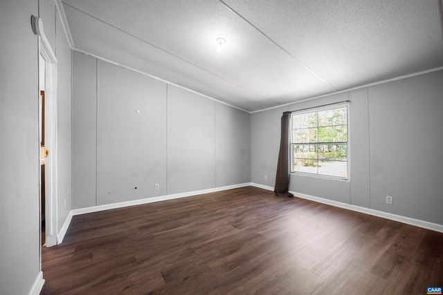 289 MOUNTAIN LAUREL RD, Palmyra, VA 22963