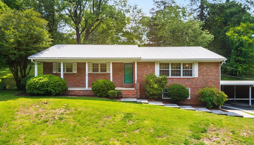 2802 Elm Drive NE, Cleveland, TN 37312