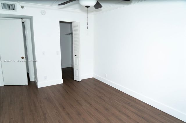 105 Lake Emerald Dr 311, Oakland Park, FL 33309