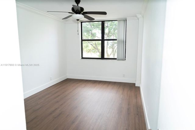 105 Lake Emerald Dr 311, Oakland Park, FL 33309