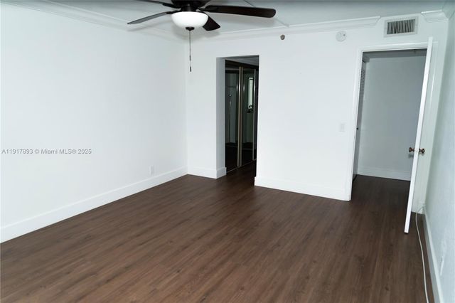 105 Lake Emerald Dr 311, Oakland Park, FL 33309