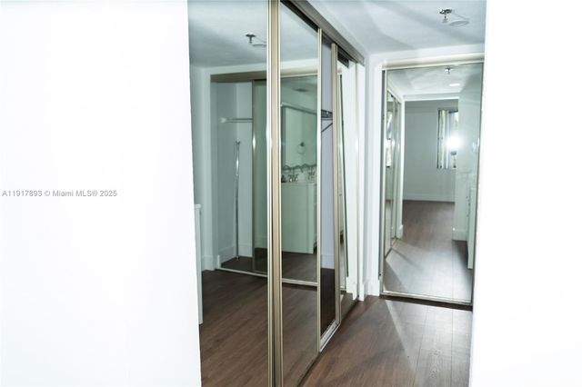 105 Lake Emerald Dr 311, Oakland Park, FL 33309