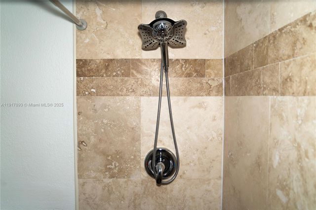 105 Lake Emerald Dr 311, Oakland Park, FL 33309