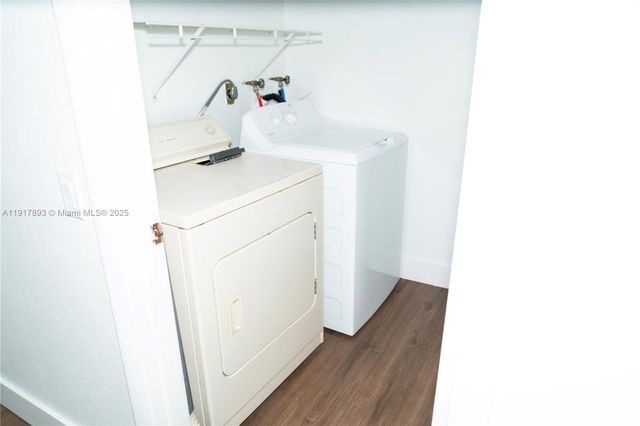 105 Lake Emerald Dr 311, Oakland Park, FL 33309