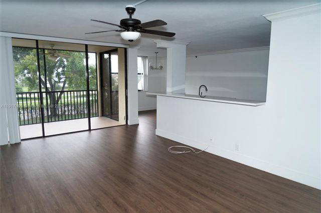 105 Lake Emerald Dr 311, Oakland Park, FL 33309