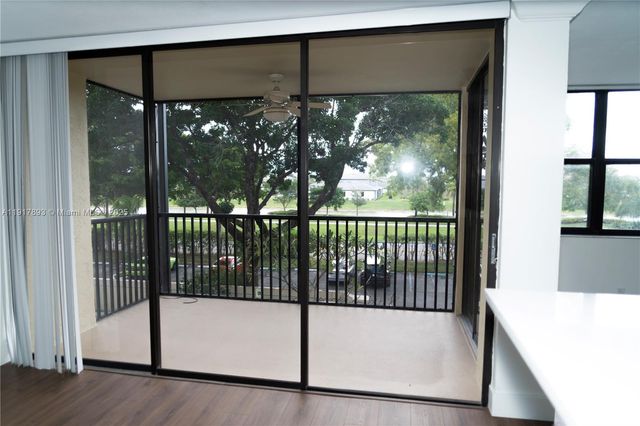 105 Lake Emerald Dr 311, Oakland Park, FL 33309