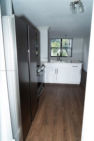 105 Lake Emerald Dr 311, Oakland Park, FL 33309