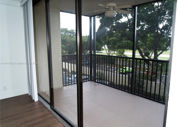 105 Lake Emerald Dr 311, Oakland Park, FL 33309