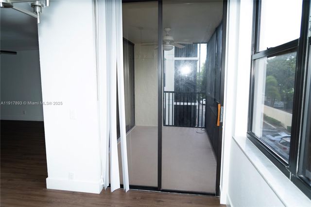 105 Lake Emerald Dr 311, Oakland Park, FL 33309