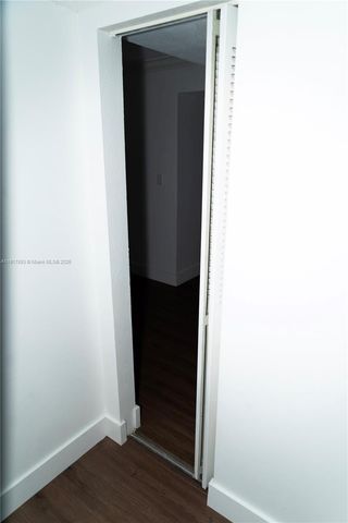 105 Lake Emerald Dr 311, Oakland Park, FL 33309