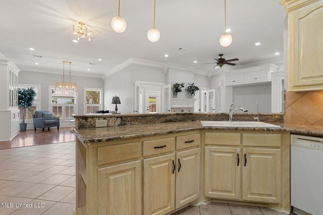 710 S Chickasaw Drive, Flowood, MS 39232