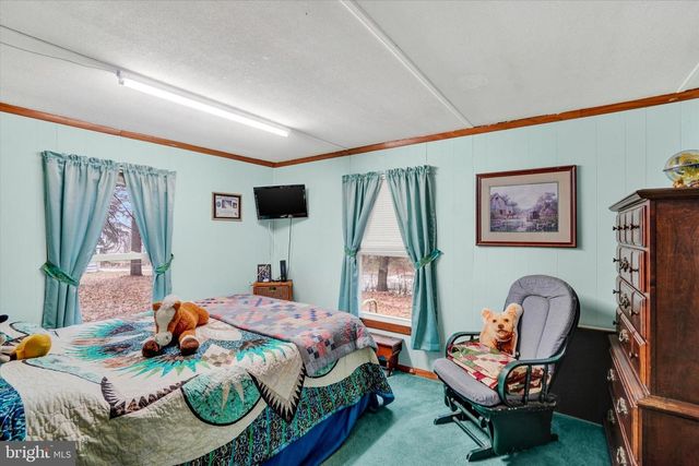 19367 S BARRENS RD S, Stewartstown, PA 17363