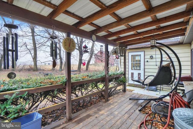 19367 S BARRENS RD S, Stewartstown, PA 17363