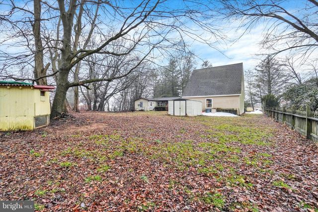 19367 S BARRENS RD S, Stewartstown, PA 17363