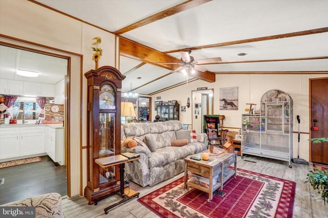 19367 S BARRENS RD S, Stewartstown, PA 17363