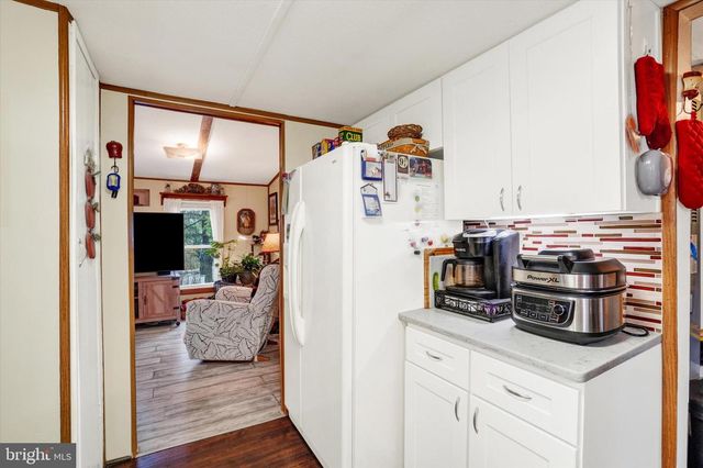 19367 S BARRENS RD S, Stewartstown, PA 17363