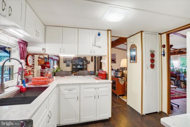 19367 S BARRENS RD S, Stewartstown, PA 17363